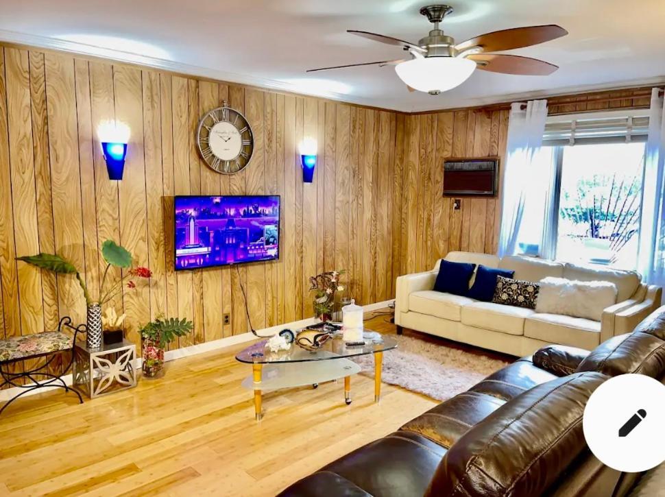 Lga Airport 3 Mins, 3 Bedroom Duplex House, Parking And Private Backyard, 9Mins Subway! Нью-Йорк Экстерьер фото